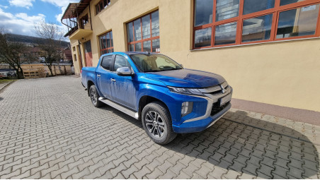 Montare Laderaumauskleidung und rulou de bena pe Mitsubishi L200 2019