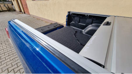 Montare Laderaumauskleidung und rulou de bena pe Mitsubishi L200 2019