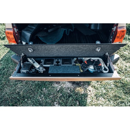 TOYota HILUX '16+ WINDSHIELD COMPARTMENT