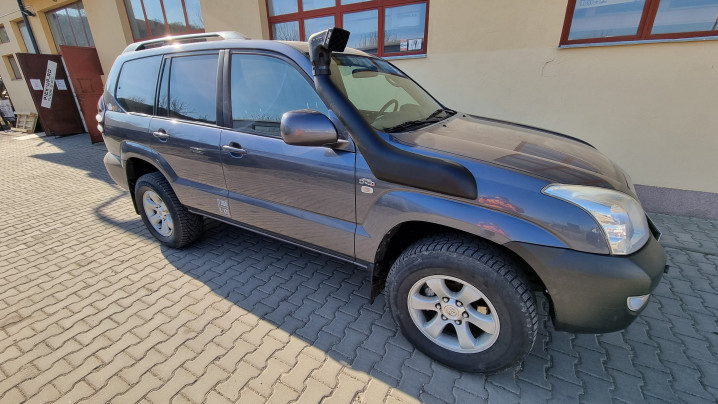 Snorkel installed on Toyota LX120