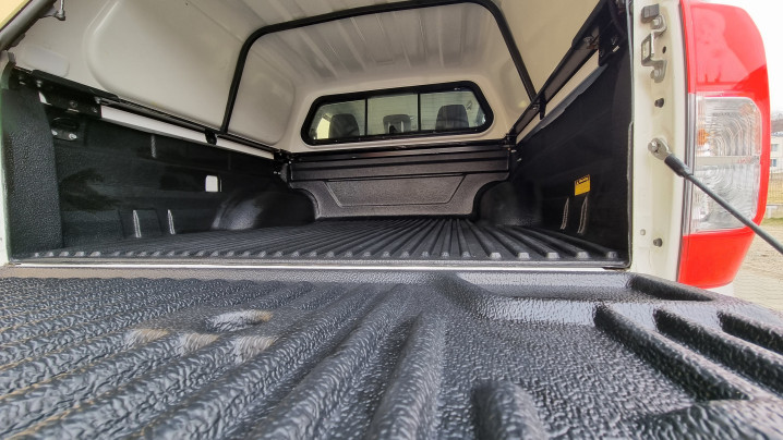 Montare capitonaj bena, bullbar, scuturi, reflectoare pe Nissan Navara NP300