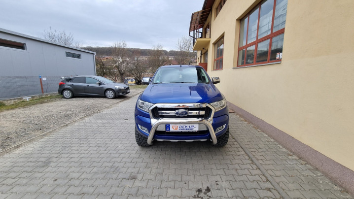 Keménytető és bullbar felszerelése a Ford Ranger 2017-re