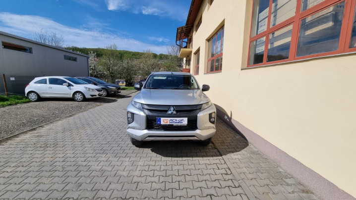 2020 Mitsubishi L200 Keménytető / Felépítmény telepítés