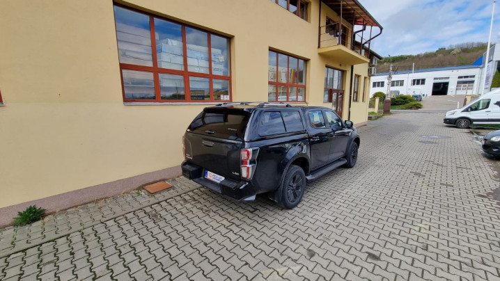 Montare capitonaj de bena und hardtop pe Isuzu D-Max 2019