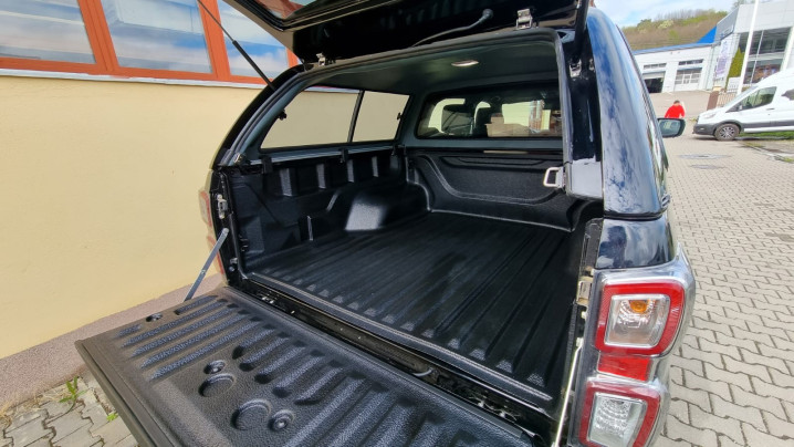 Canopy, bed liner installed on Isuzu D-Max 2019