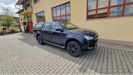 Montare capitonaj de bena und hardtop pe Isuzu D-Max 2019