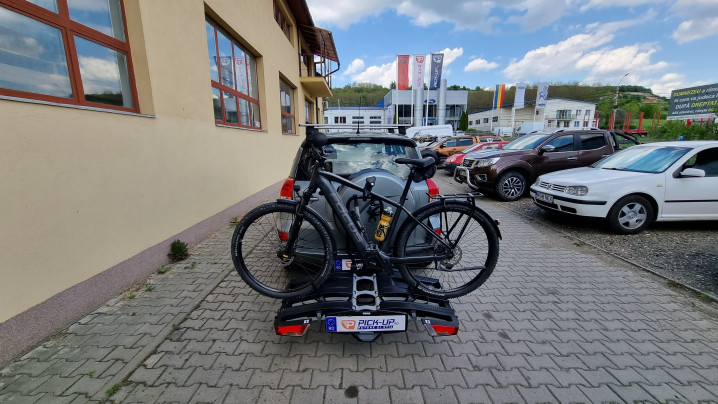 Montare carlig de remorcare si suport bicicleta pe Toyota Rav4