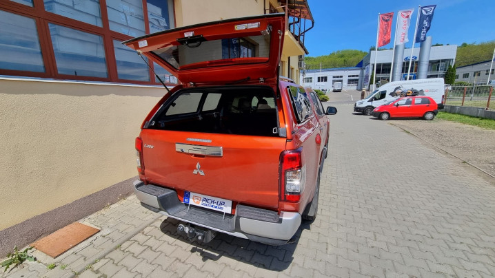 2020 Mitsubishi L200 Keménytető / Felépítmény telepítés