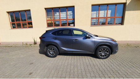 Towing hook installed on Lexus NX300 H