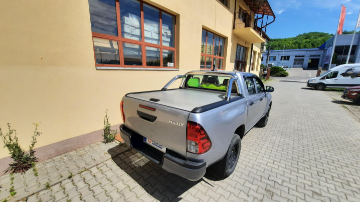 Roll cover, rollbar installed on Toyota Hilux 2019