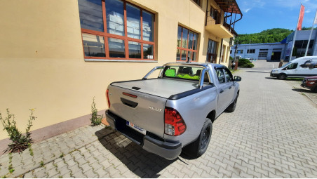 Bukócső és bukócső felszerelése a Toyota Hilux 2019-re