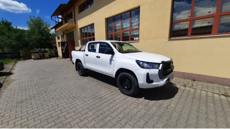 Roll cover, rollbar installed on Toyota Hilux 2018