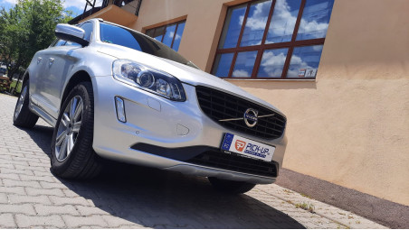 A vonóhorog felszerelése a Volvo XC60-ra