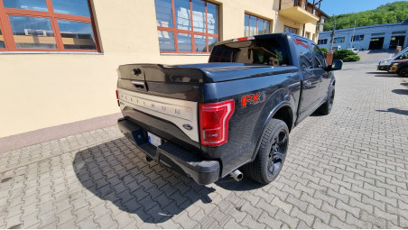 Tonneau Cover, swing cases installed on Ford F150