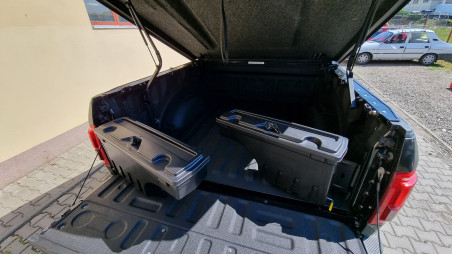 Tonneau Cover, swing cases installed on Ford F150