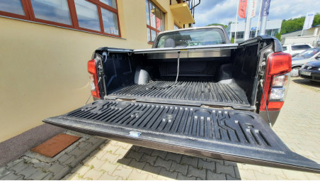 Bukócső felszerelése a Mitsubishi L200 2020-ra