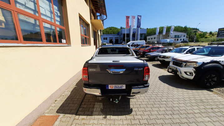 Montare rulou de bena, rollbar, deflectoare geam pe Toyota Hilux 2020