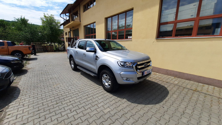 Roll cover installed on Ford Ranger 2019