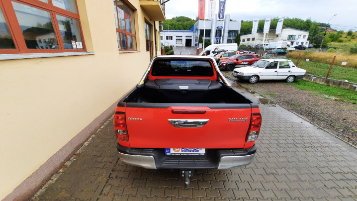 Utility box, bullbar installed on Toyota Hilux 2021