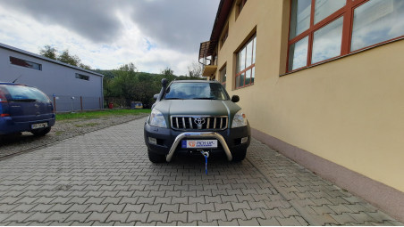 Snorkel, bullbar, winch, winch plate, skid plates installed on Toyota LC120