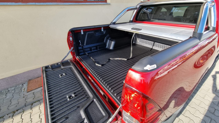 Monare rulou bena, rollbar, Laderaumauskleidung deflector geam und bullbar pe Toyota Hilux 2017