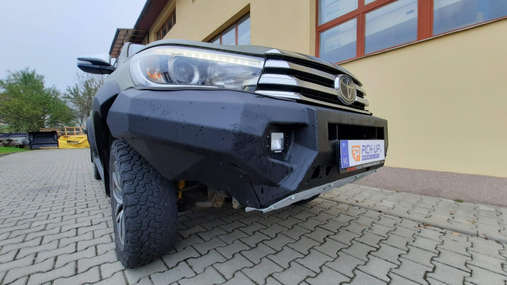 Montare capac de bena si bara fata pe Toyota Hilux 2019