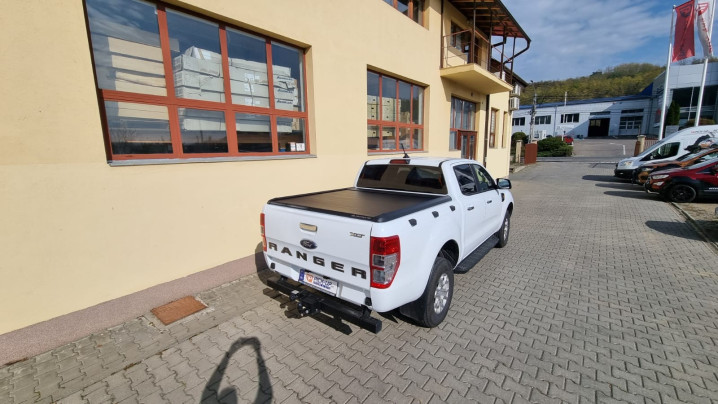 Roll cover installed on Ford Ranger 2019