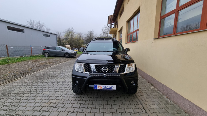 Montare inchidere bena tip capac, bullbar, reflectoare pe Nissan Navada D40
