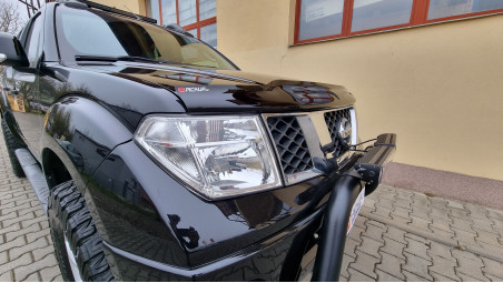 Montare Laderaumabdeckung tip capac, bullbar, reflectoare pe Nissan Navada D40