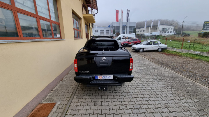 Montare inchidere bena tip capac, bullbar, reflectoare pe Nissan Navada D40