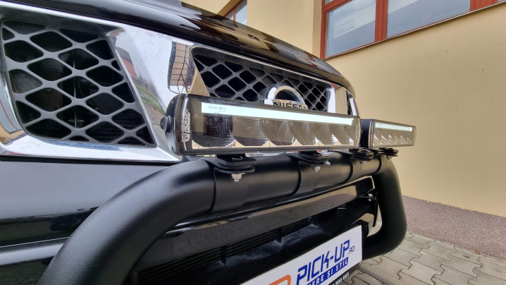 Montare Laderaumabdeckung tip capac, bullbar, reflectoare pe Nissan Navada D40