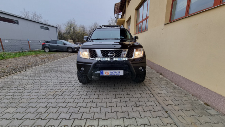 Montare inchidere bena tip capac, bullbar, reflectoare pe Nissan Navada D40