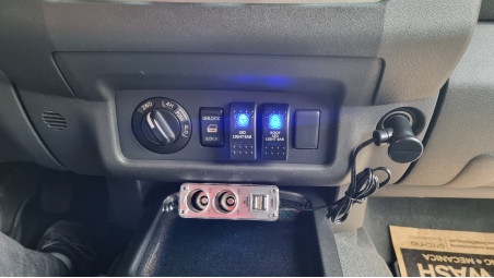 Montare inchidere bena tip capac, bullbar, reflectoare pe Nissan Navada D40