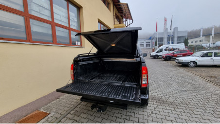 Tonneau cover , bullbar, spot lights installed on Nissan Navara D40