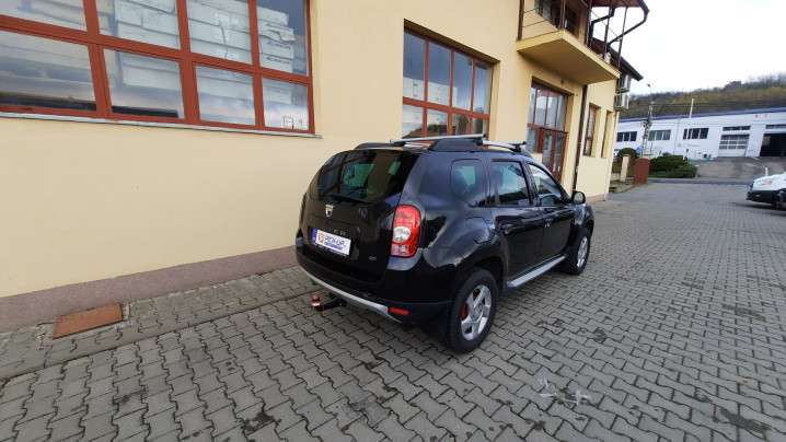 Montare bara spate pe Dacia Duster 2013