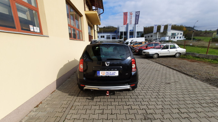 Rear bumper installed on Dacia Duster 2013