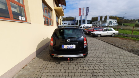 Rear bumper installed on Dacia Duster 2013