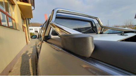 Roll cover installed on Toyota Hilux 2022