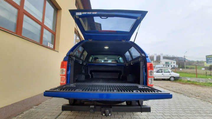 Keménytetős telepítés a 2021-es Ford Rangerre