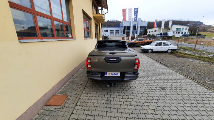 Montare inchidere bena tip capac pe Toyota Hilux 2023