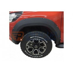 SAF POCKET STYLE FENDER PROTECTOR WITH SCREW TOY HILUX 2016-2020