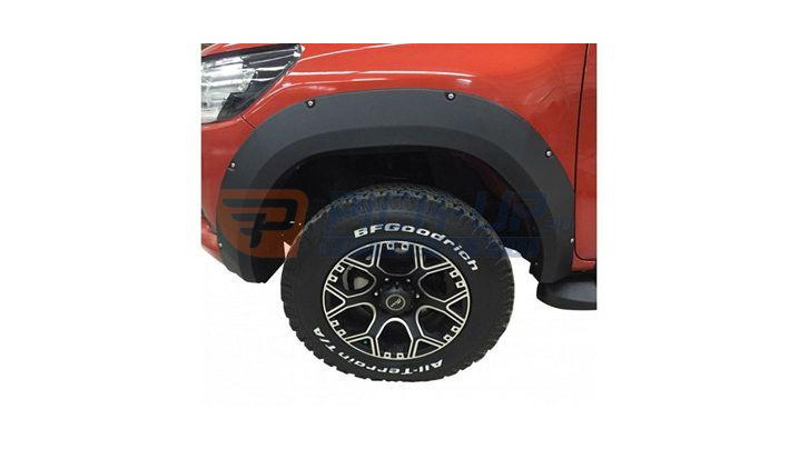 Toyota Hilux 2024 SAF AAPCKTC sárvédők