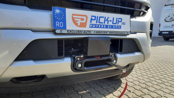 Bed liner, roll cover, side steps, towing hook installed Volkswagen Amarok 2023