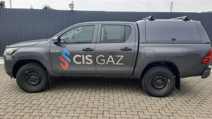 Keménytető / Felépítmény beszerelés a Toyota Hilux 2023-ra
