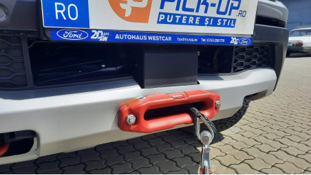 Csörlőtartó, csörlőtartó, haspáncél, reflektorok a 2023-as Ford Ranger Raptoron