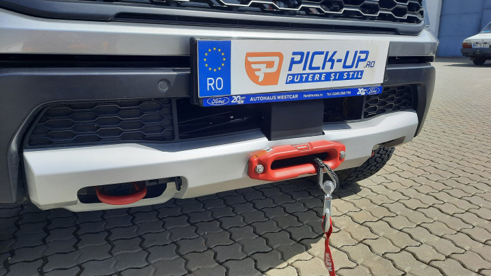 Csörlőtartó, csörlőtartó, haspáncél, reflektorok a 2023-as Ford Ranger Raptoron