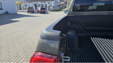 Montare capitonaj bena, protectie margine bena si deflector capota pe Toyota Hilux 2023