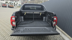 Lökhárítóplatóbélés, lökhárítógörgő, bukórúd, oldalküszöb, sárvédő felszerelése Toyota Hilux 2023-ra 2