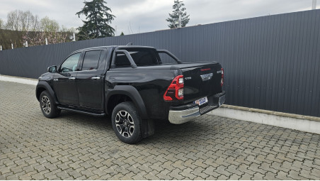 Montare capitonaj bena, rulou bena, bullbar, prag lateral, aparatori aripi pe Toyota Hilux 2023