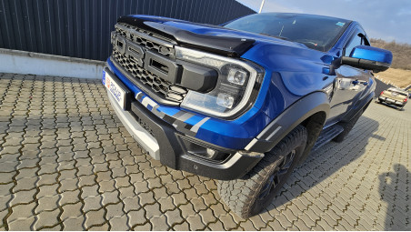 Ablakterelő és motorháztető felszerelése a Ford Ranger Raptor 2023-ra
